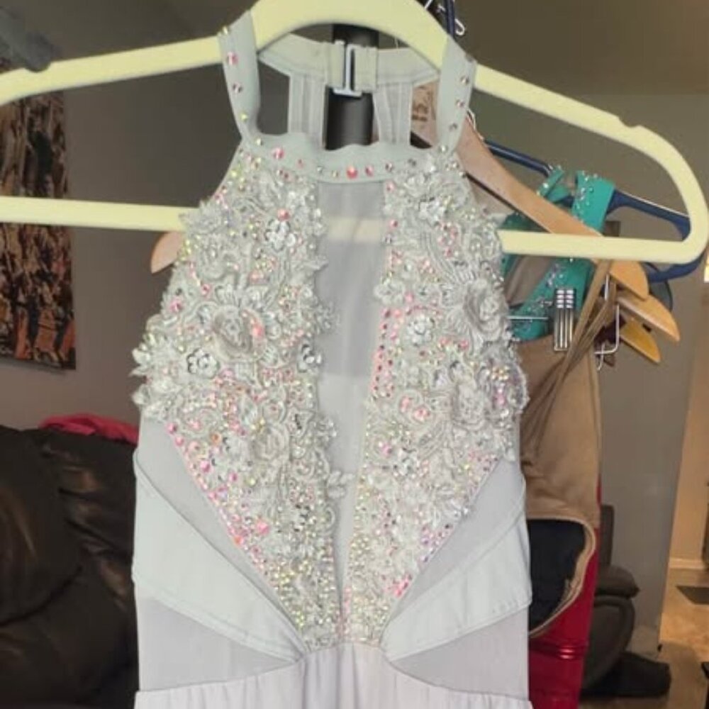 AS - Light grey Lyrical Costume